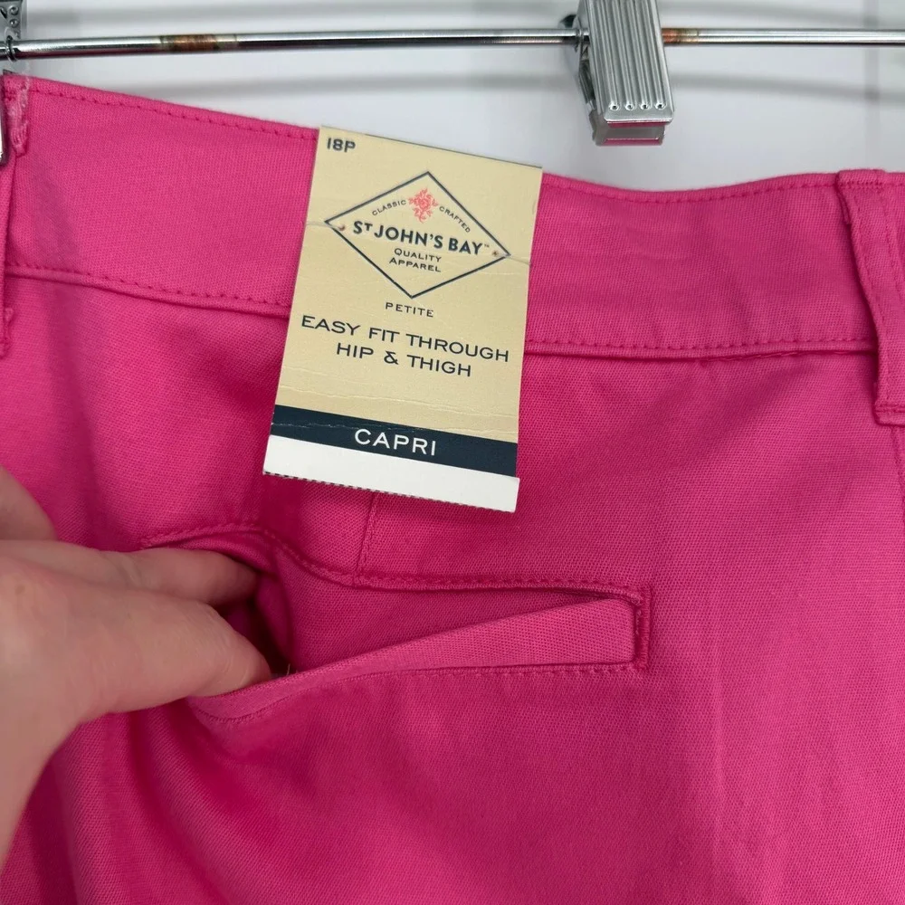 St. John's Bay Capri Pants Womens 18P Pink Mambo Easy Fit Stretch Barbiecore NEW